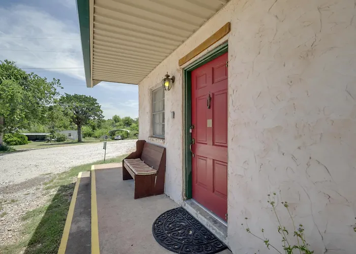Relax Fireside! Lake Whitney Studio 2 Mi To Marina