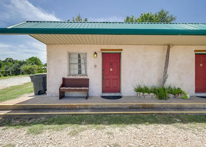 Relax Fireside! Lake Whitney Studio 2 Mi To Marina