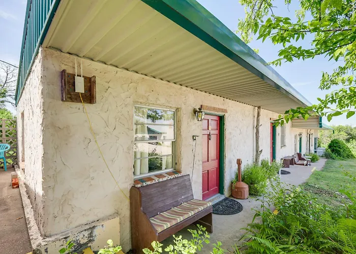 Hike On-Site: Lake Whitney Studio Hideaway