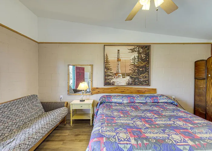 Easy Lake & Hiking Trails Access: Whitney Studio