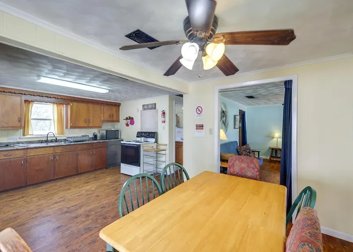 Hike From Your Door! Pet-Friendly Whitney Home